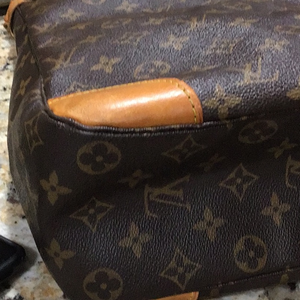 Louis Vuitton Boulogne Handbag - Picture 14 of 16